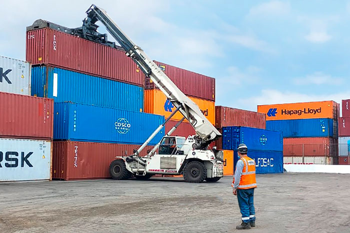 cómo-operar-un-reachstacker-de-forma-segura
