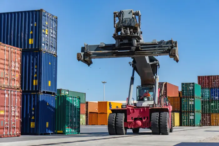 proveedor de reach stacker XCMG